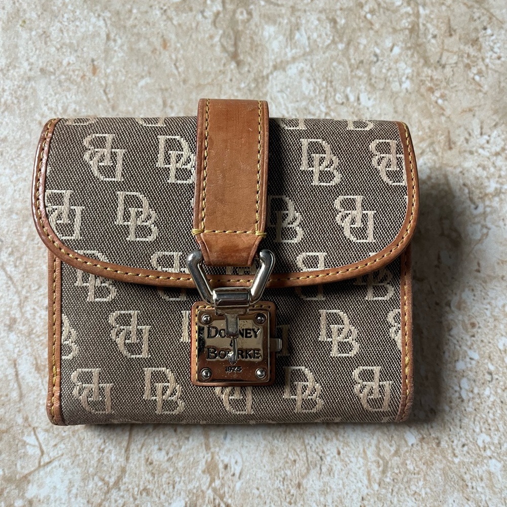 Dooney & Bourke coin wallet